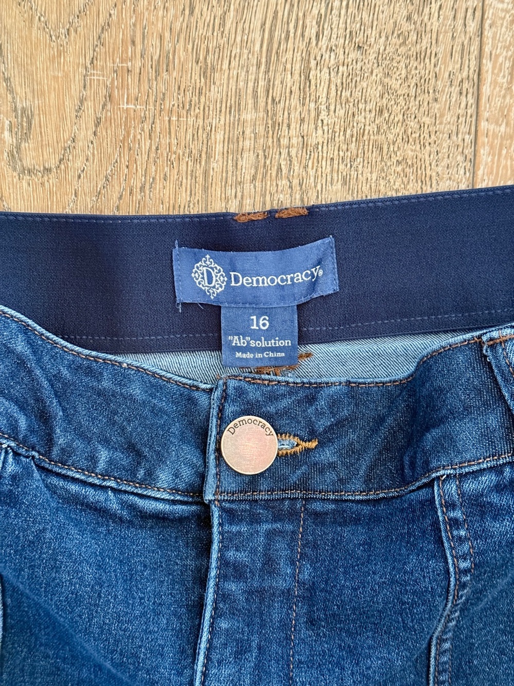 Wit & Wisdom Frayed Patch Pocket High Waist Denim Shorts - Picture 3 of 3